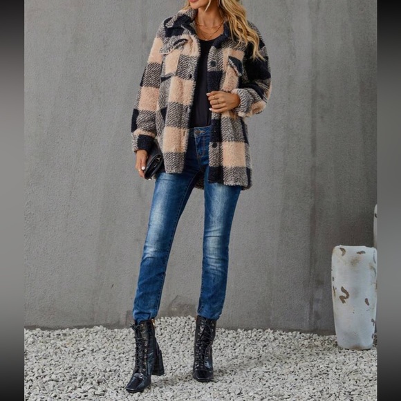 Cozy buffalo plaid button down teddy jacket - Picture 4 of 16